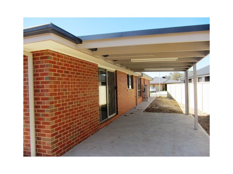 4 Britton Court, Jindera NSW 2642
