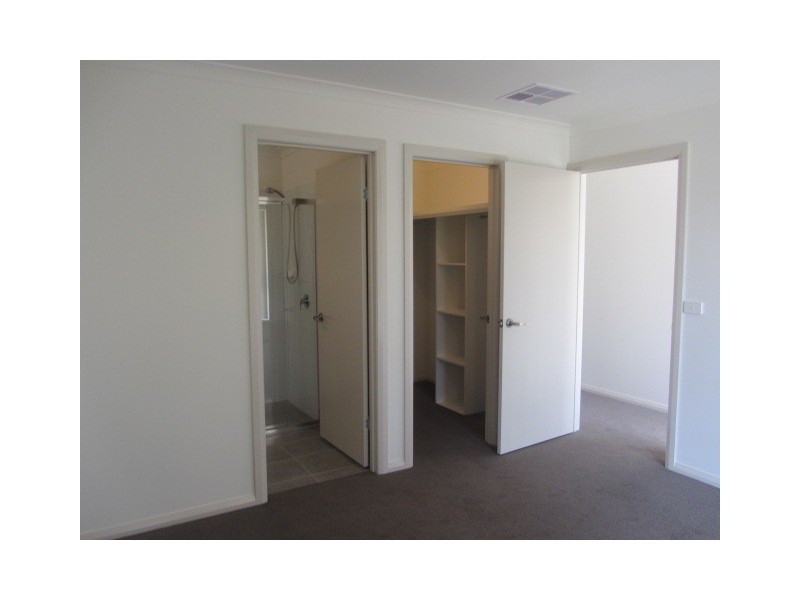 4 Britton Court, Jindera NSW 2642