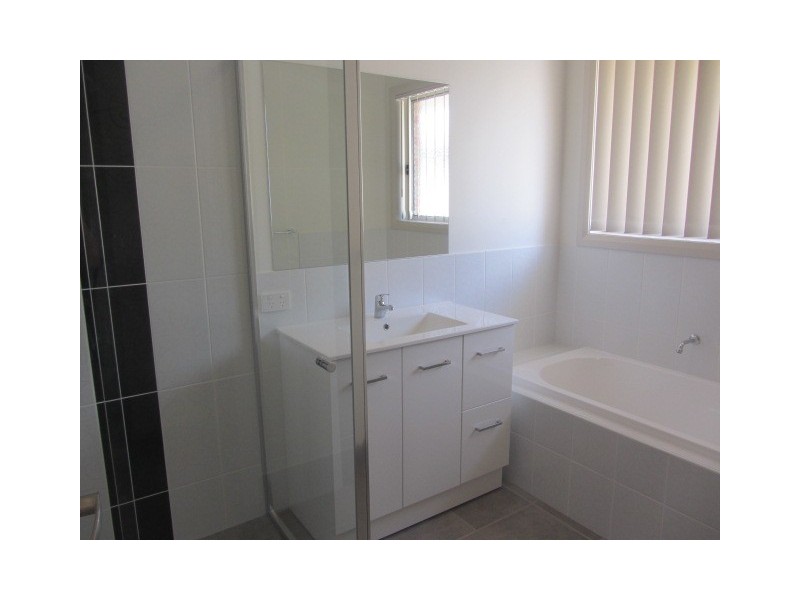 4 Britton Court, Jindera NSW 2642