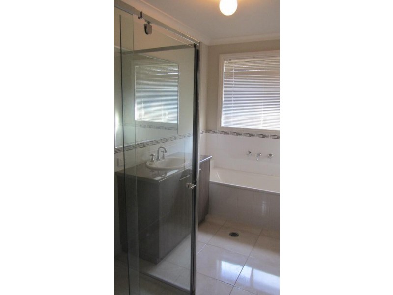 7 Bullfrog Court, Thurgoona NSW 2640