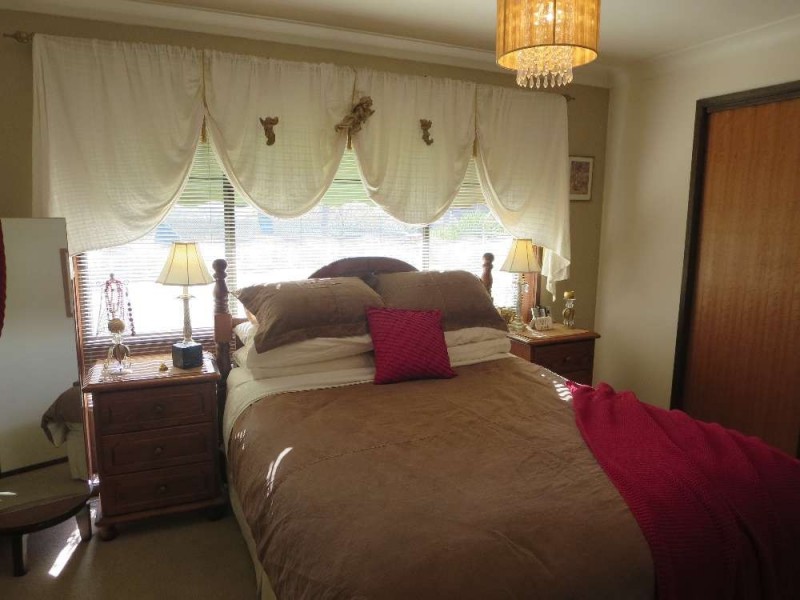 303 Desmond Street, Lavington NSW 2641