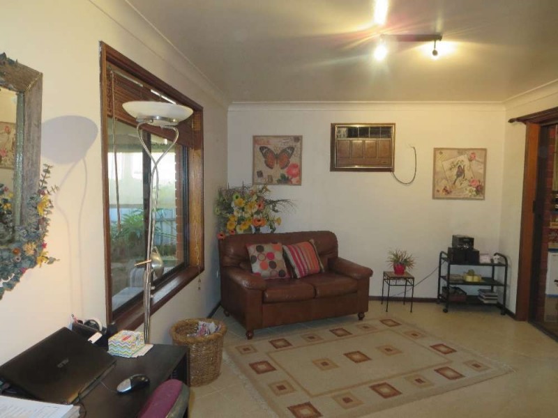 303 Desmond Street, Lavington NSW 2641