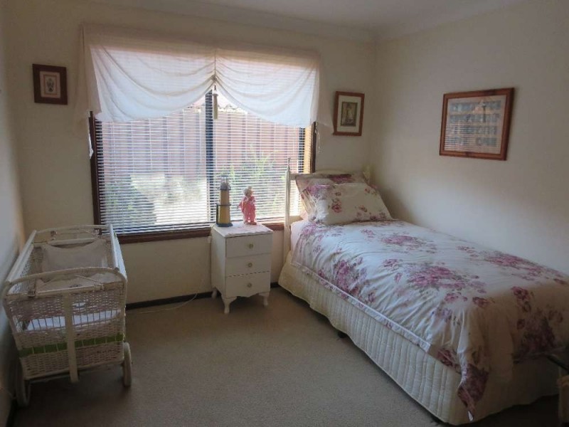 303 Desmond Street, Lavington NSW 2641