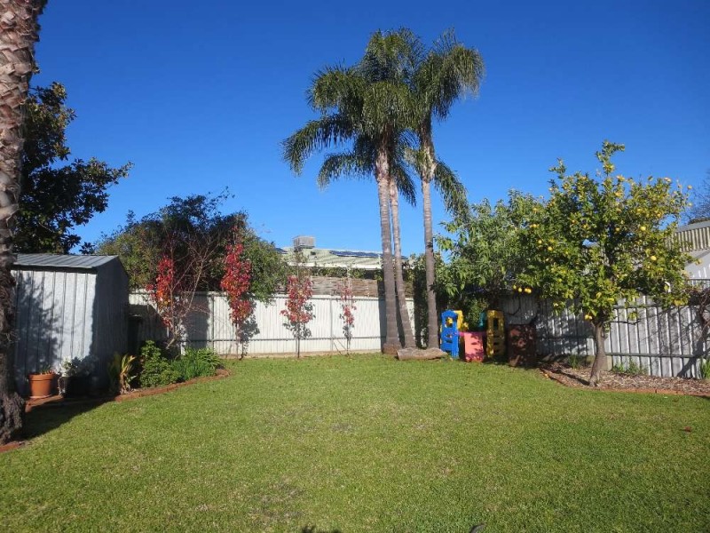 303 Desmond Street, Lavington NSW 2641