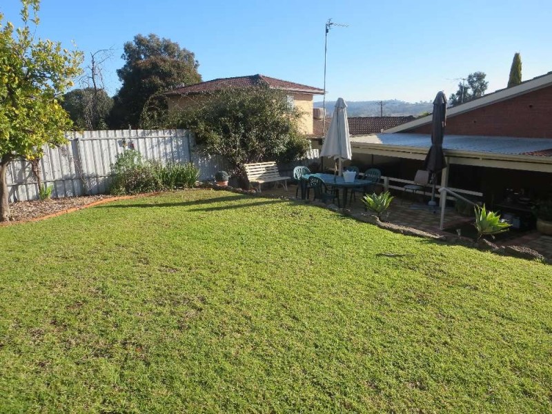 303 Desmond Street, Lavington NSW 2641