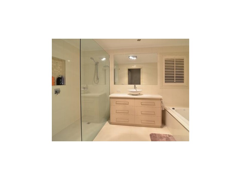 2/67 Rivergum Drive, East Albury NSW 2640