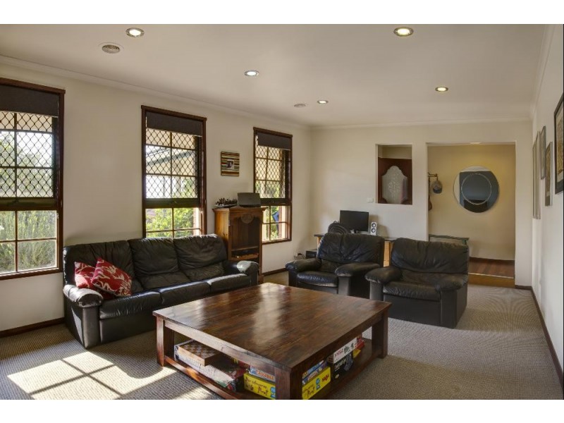 5 Mary Court, Lavington NSW 2641