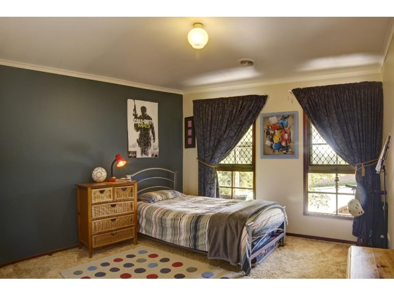 5 Mary Court, Lavington NSW 2641