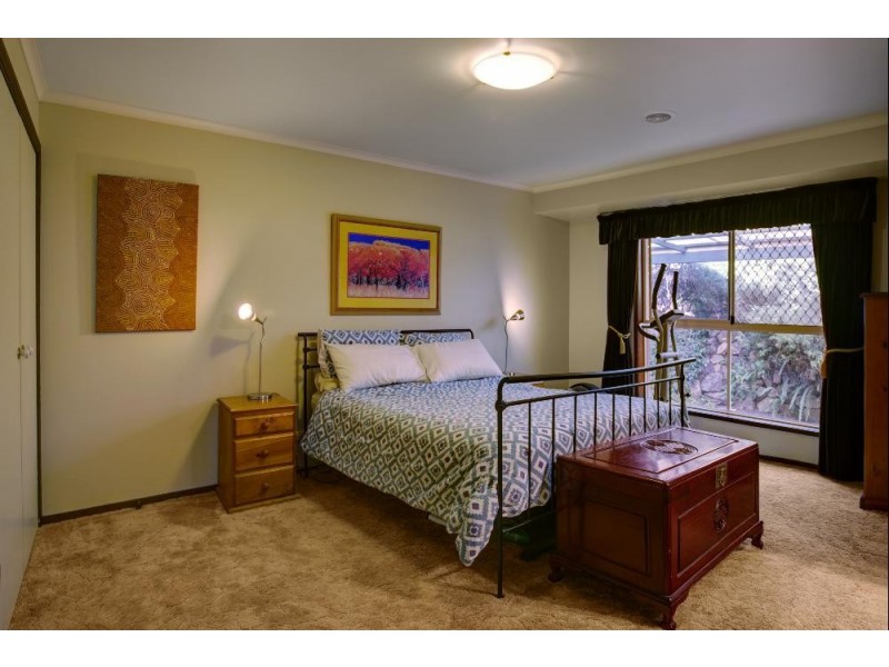 5 Mary Court, Lavington NSW 2641