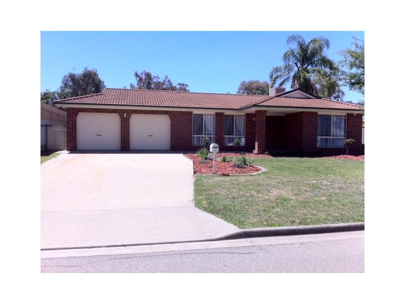 41 Saville  Avenue, Lavington NSW 2641