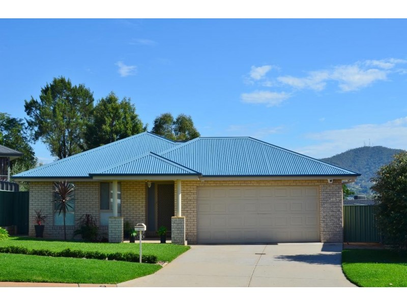 59 Mountain View Drive, Lavington NSW 2641