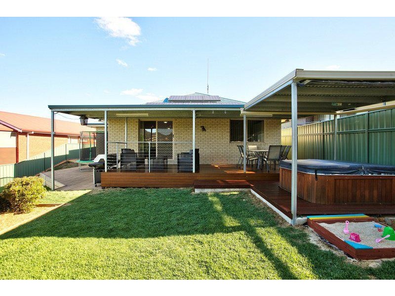59 Mountain View Drive, Lavington NSW 2641