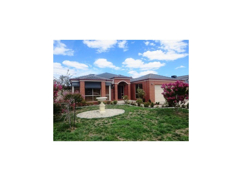 170 Golfclub Drive, Howlong NSW 2643