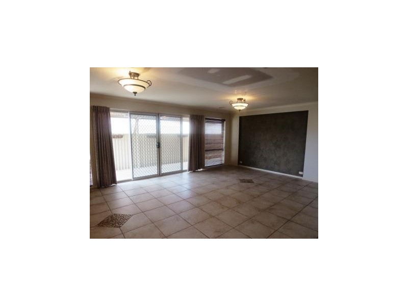 170 Golfclub Drive, Howlong NSW 2643