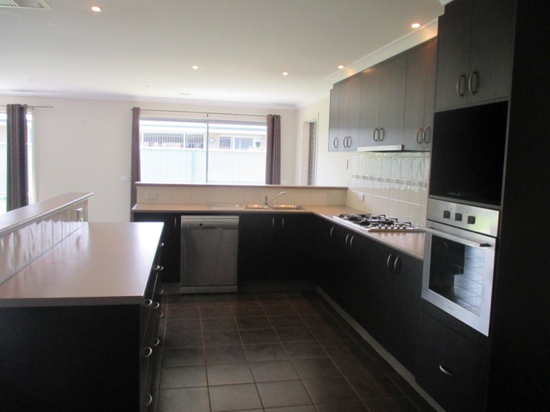 103 Rivergum Drive, East Albury NSW 2640