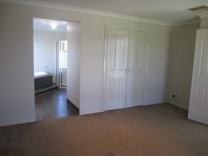 103 Rivergum Drive, East Albury NSW 2640