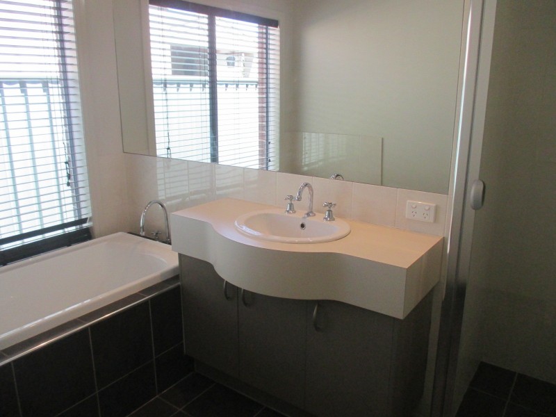 103 Rivergum Drive, East Albury NSW 2640