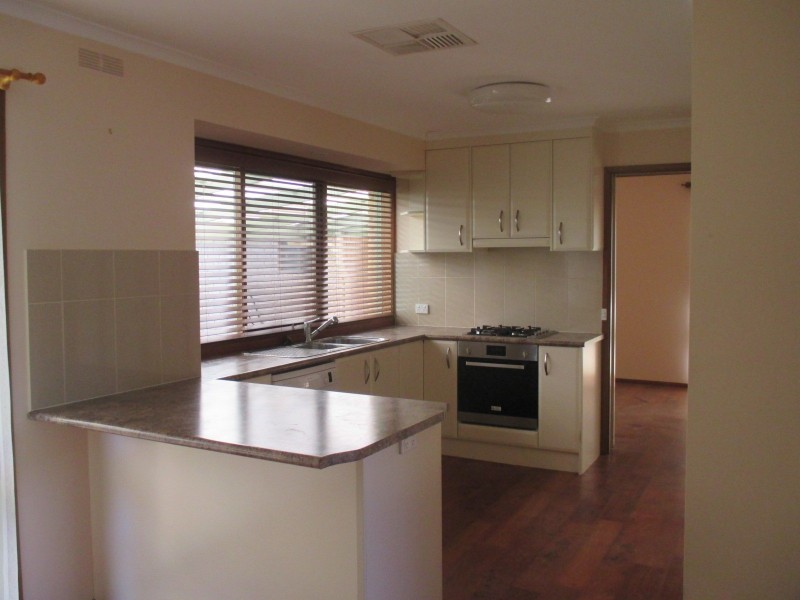 2 Troon Court, Thurgoona NSW 2640