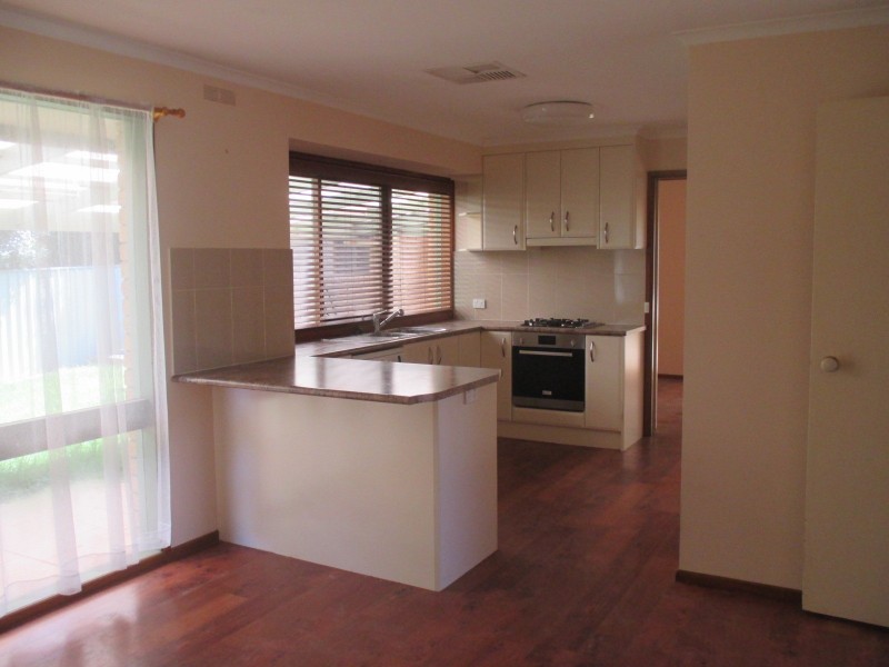 2 Troon Court, Thurgoona NSW 2640