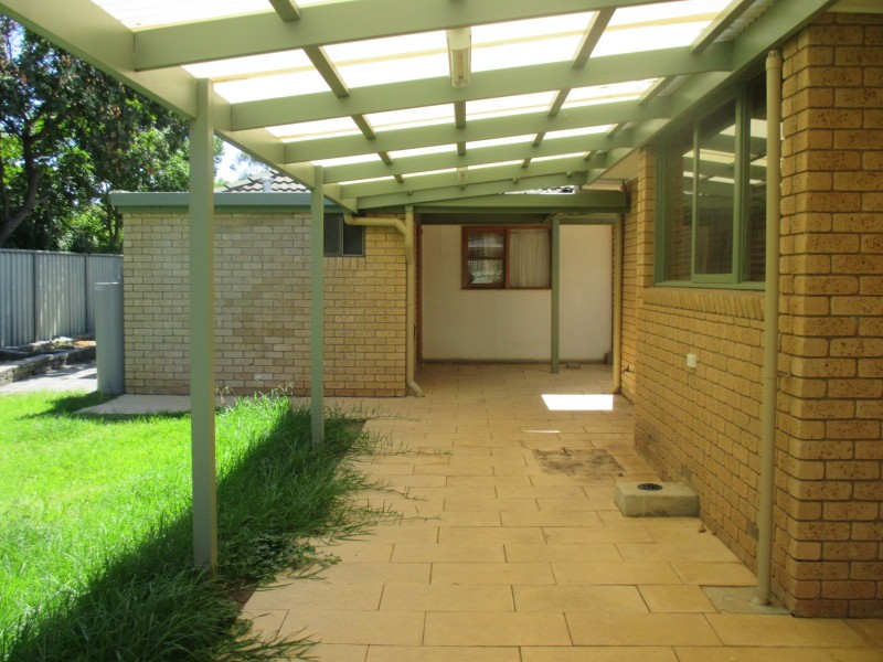 2 Troon Court, Thurgoona NSW 2640