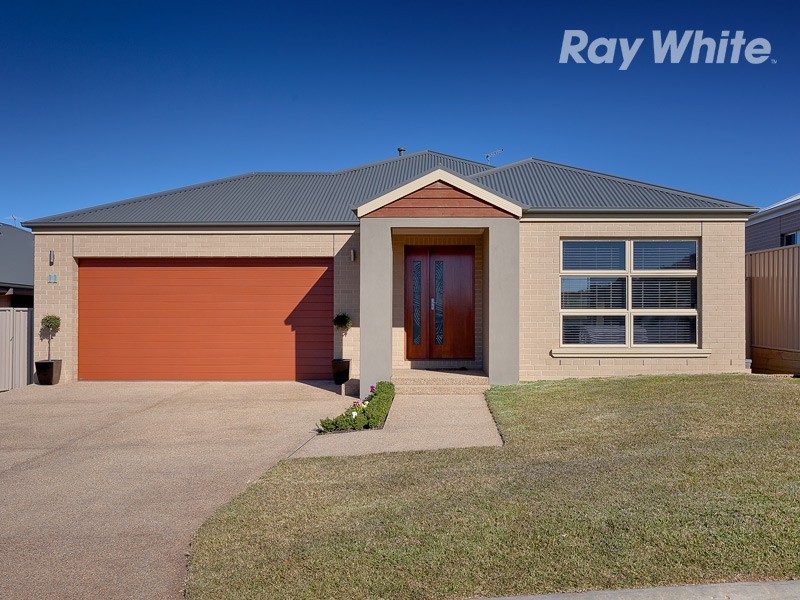 11 Lawson Circuit, Lavington NSW 2641