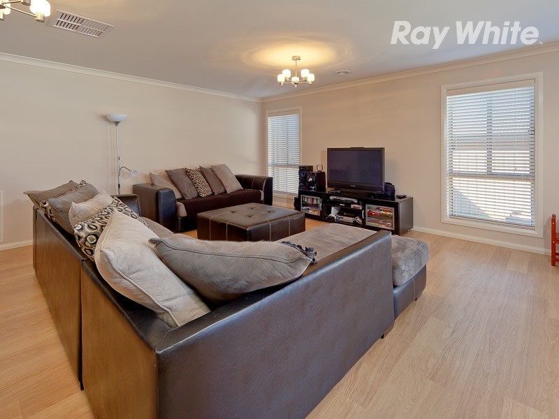 11 Lawson Circuit, Lavington NSW 2641