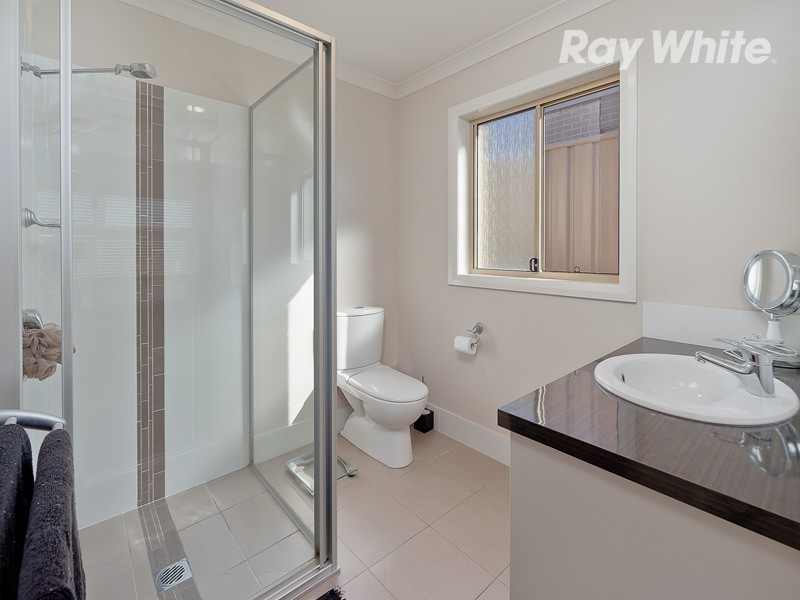 11 Lawson Circuit, Lavington NSW 2641