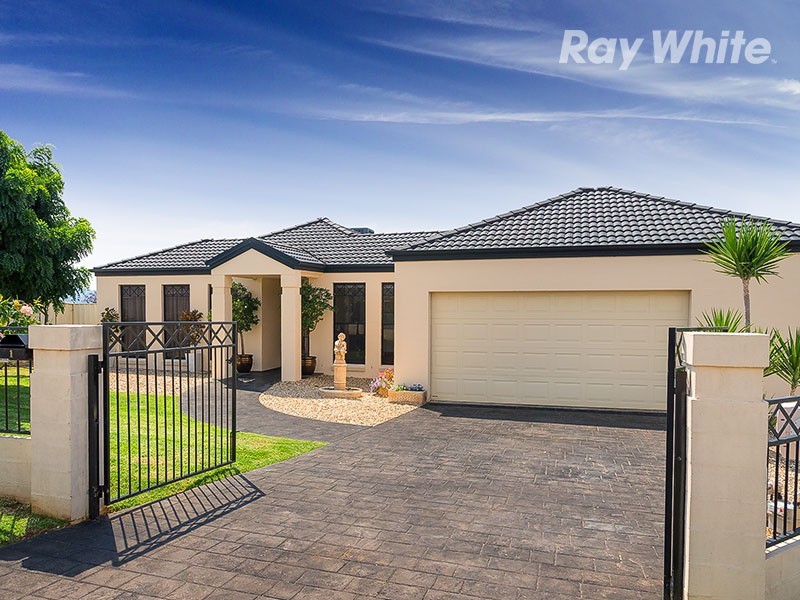 1 O’Mahony Close, Lavington NSW 2641