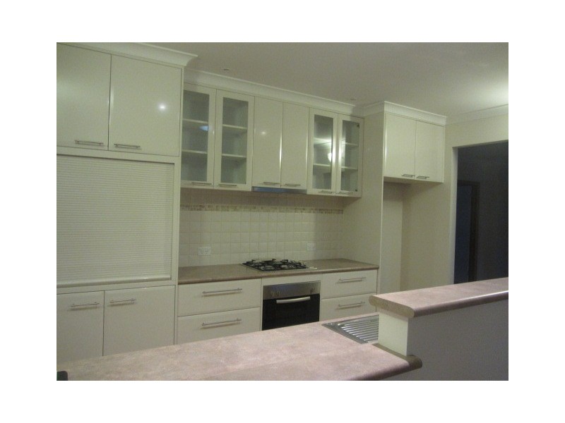 20 Robbins Drive, East Albury NSW 2640