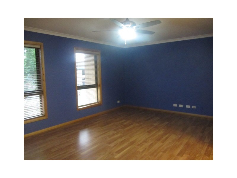 20 Robbins Drive, East Albury NSW 2640