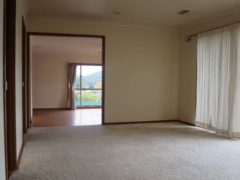 16 Hamilton Valley Court, Hamilton Valley NSW 2641