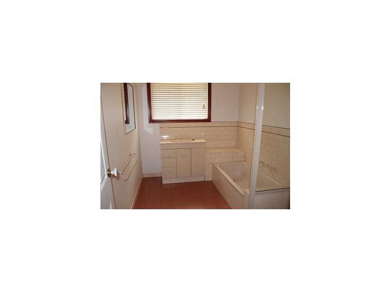 6/16 Keatinge Court, Lavington NSW 2641