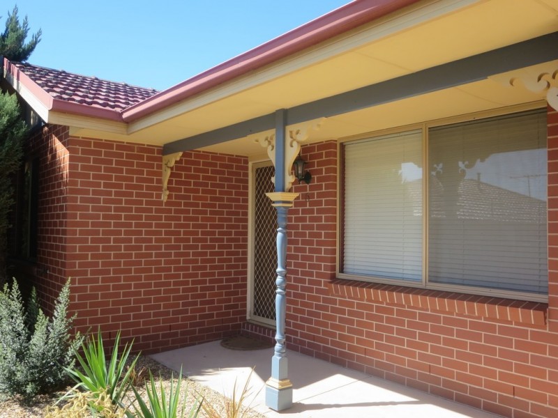 6/16 Keatinge Court, Lavington NSW 2641