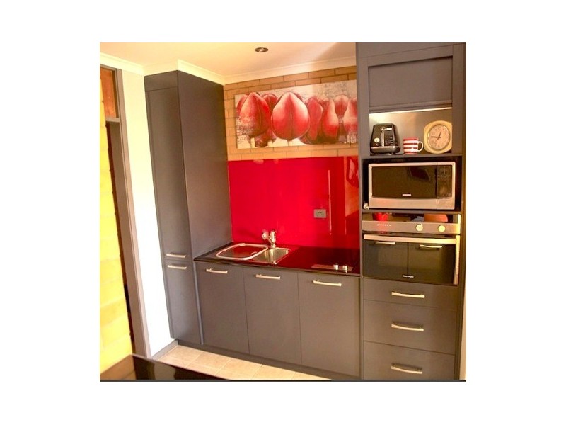 6/429 McDonald Road, Lavington NSW 2641