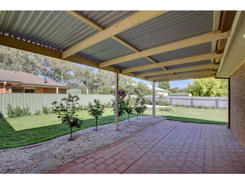 76 Adams Street, Jindera NSW 2642