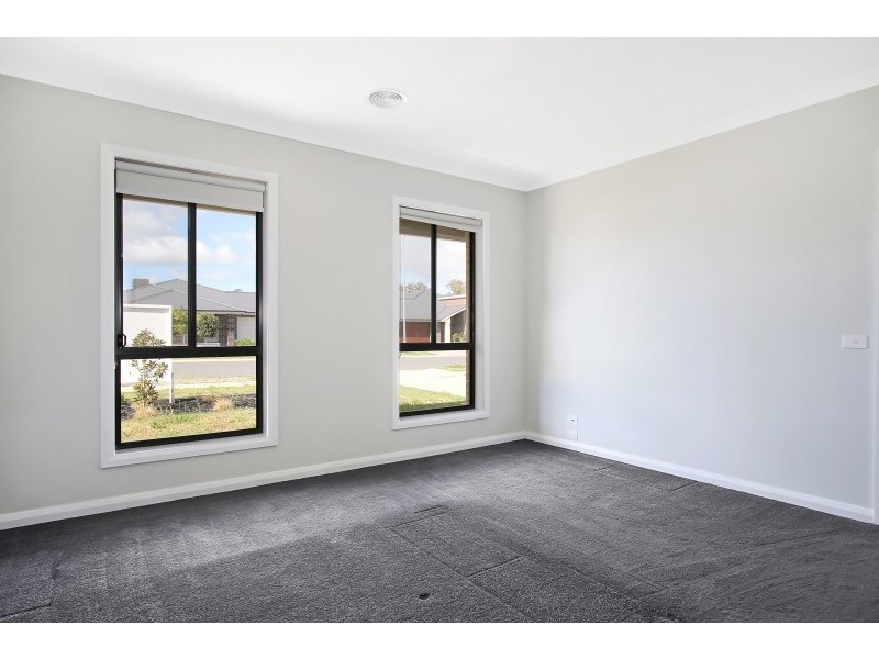 15 Felstead Circuit, Thurgoona NSW 2640