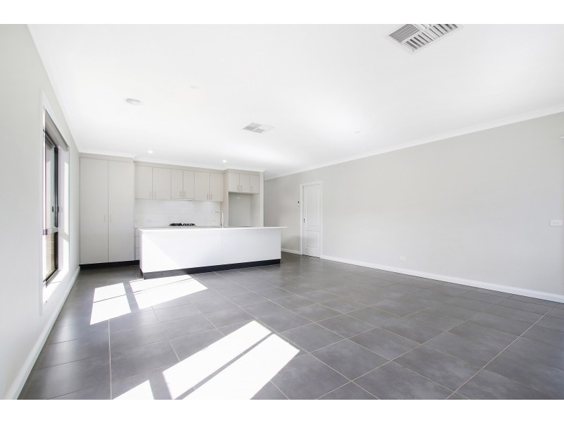 15 Felstead Circuit, Thurgoona NSW 2640