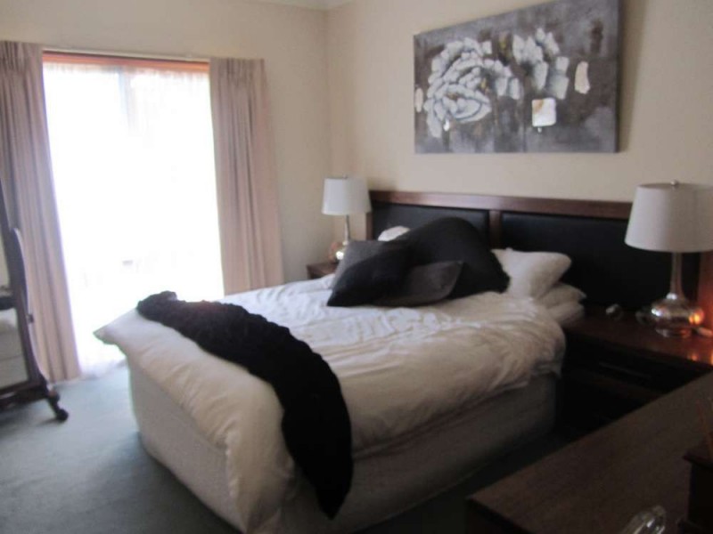 68 Greentree Way, Albury NSW 2640