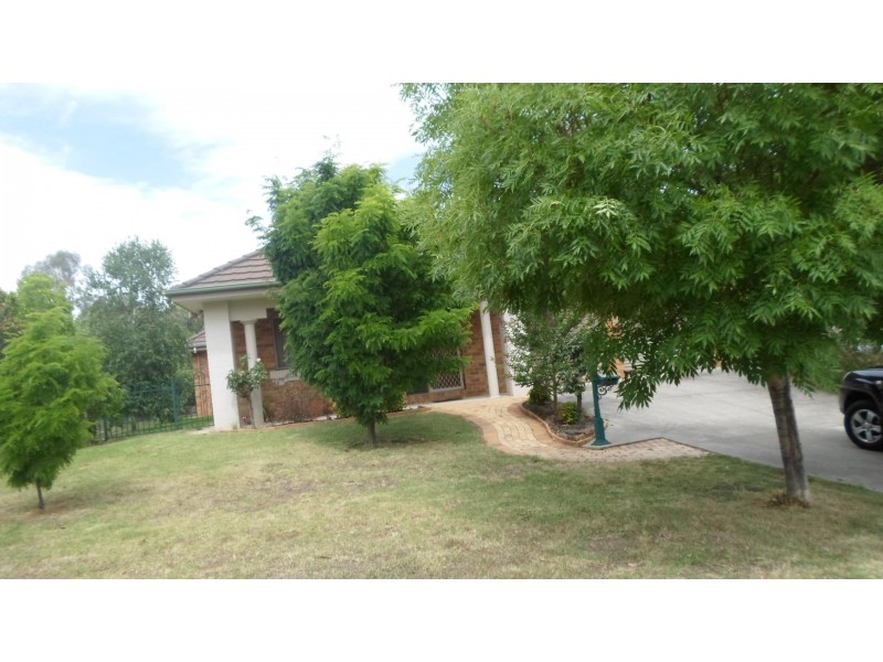 68 Greentree Way, Albury NSW 2640