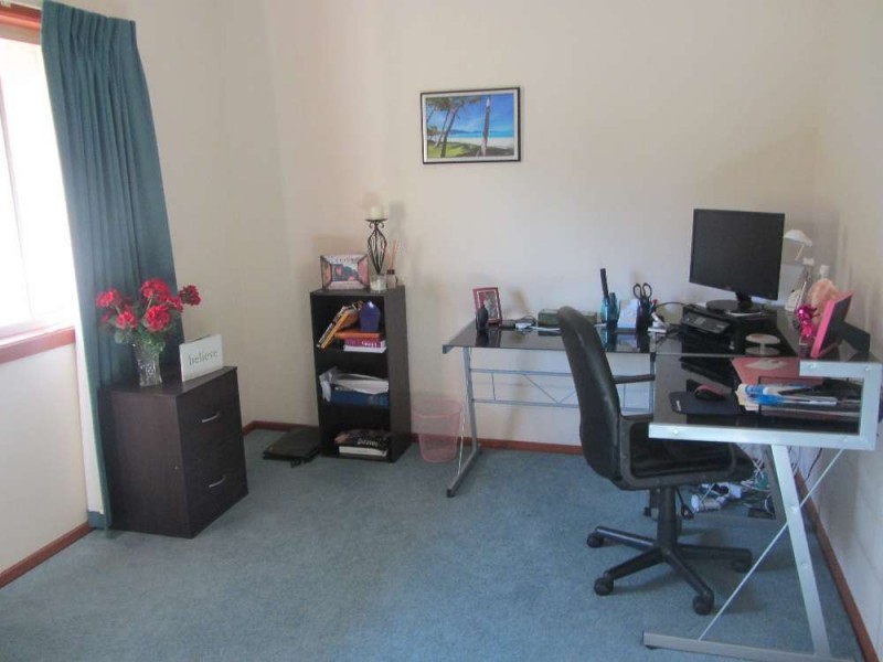 68 Greentree Way, Albury NSW 2640