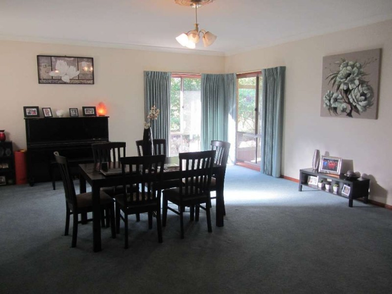 68 Greentree Way, Albury NSW 2640