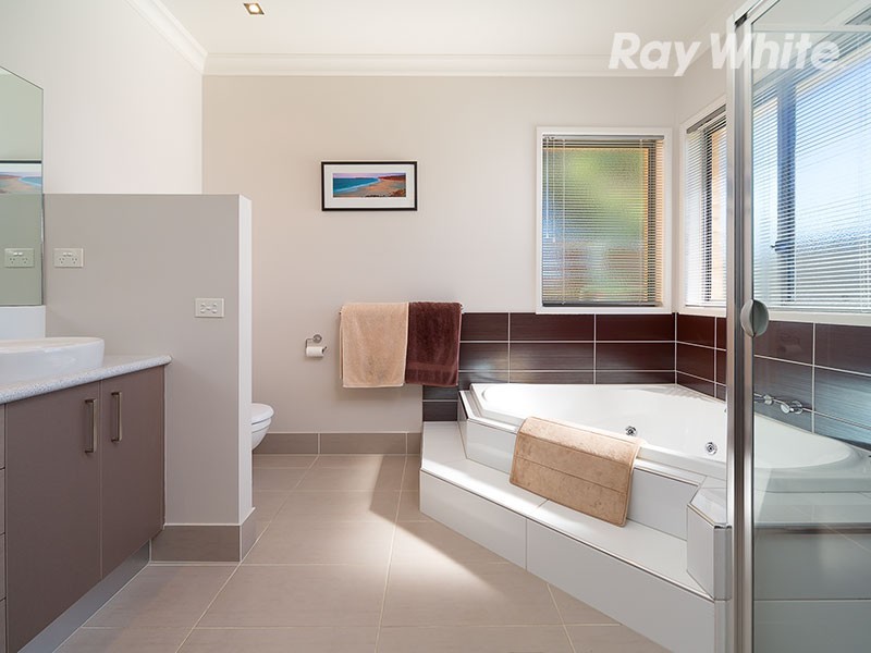 29 Champions Drive, Glenroy NSW 2640