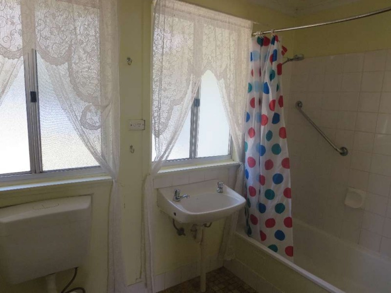34 Waratah Crescent, West Albury NSW 2640