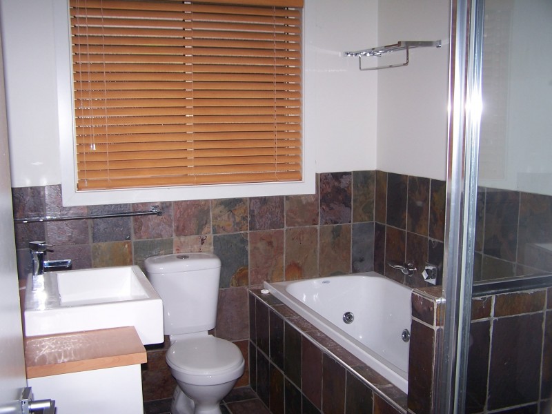 43 Kurrajong Crescent, West Albury NSW 2640