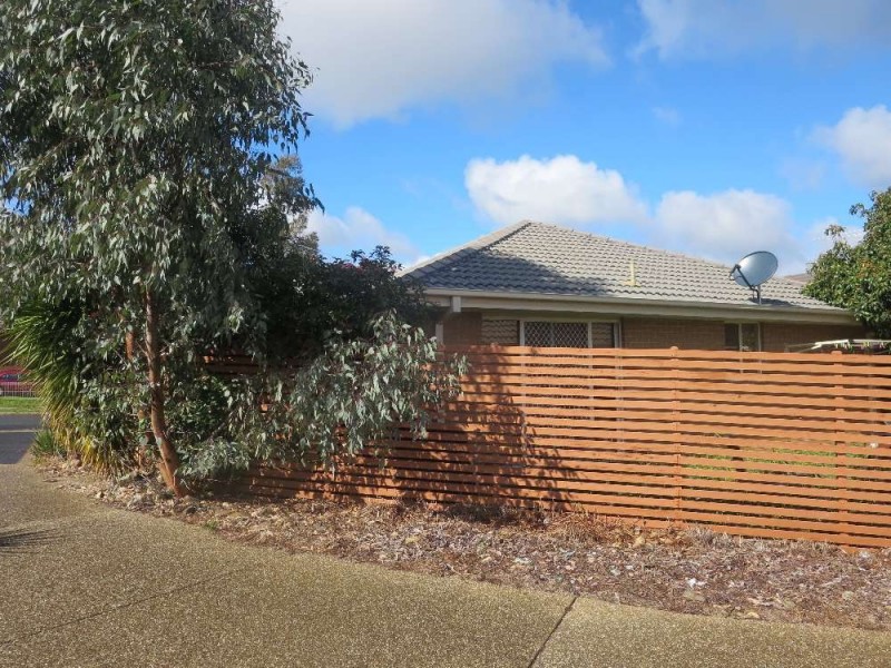 43 Kurrajong Crescent, West Albury NSW 2640