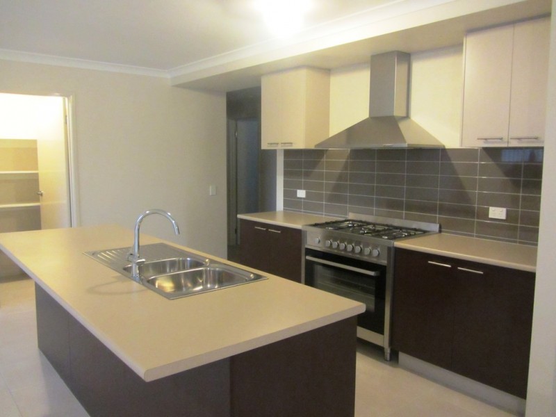 2 Sturt Place, Thurgoona NSW 2640