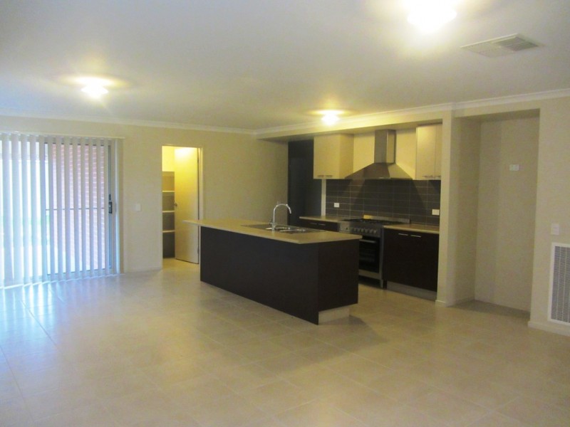 2 Sturt Place, Thurgoona NSW 2640