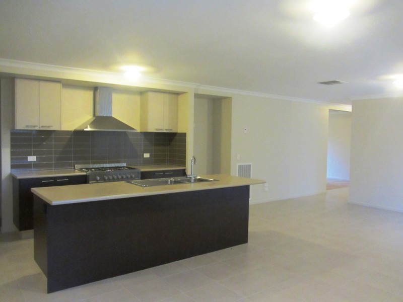 2 Sturt Place, Thurgoona NSW 2640