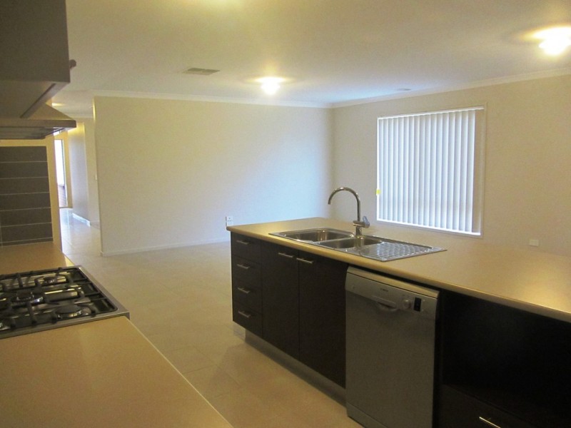 2 Sturt Place, Thurgoona NSW 2640