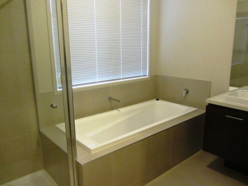 2 Sturt Place, Thurgoona NSW 2640